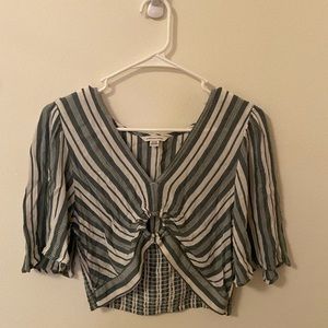 American Eagle crop top size medium